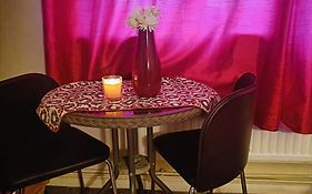 Cosy Private Room In Hornchurch, London With Free Parking