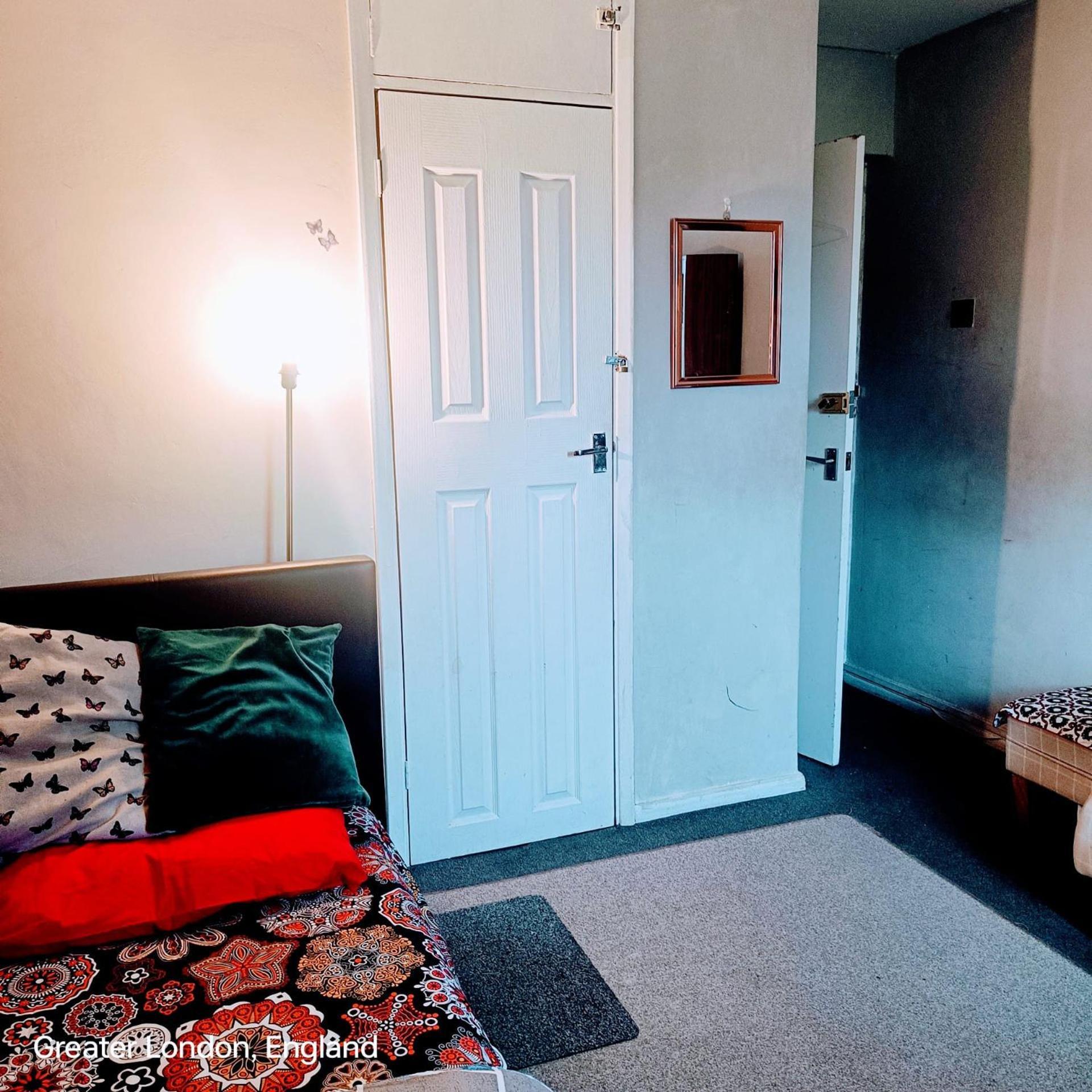 Cosy Private Room In Hornchurch, London With Free Parking Exterior photo